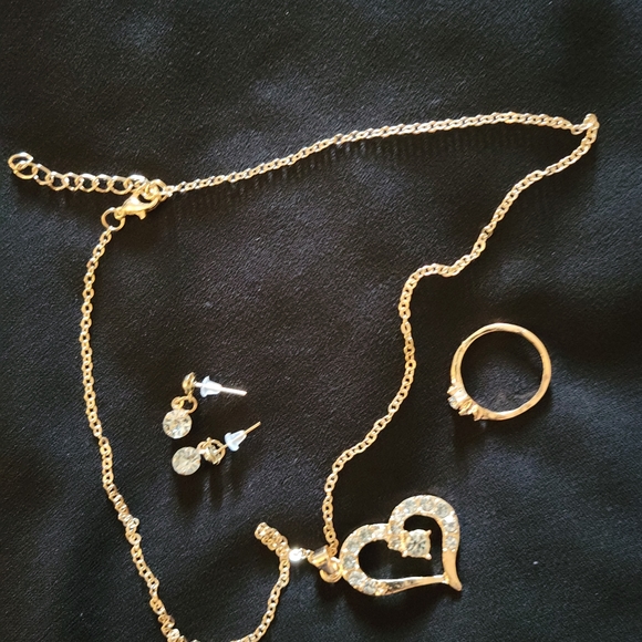 FASHION JEWELRY SET - Picture 4 of 4